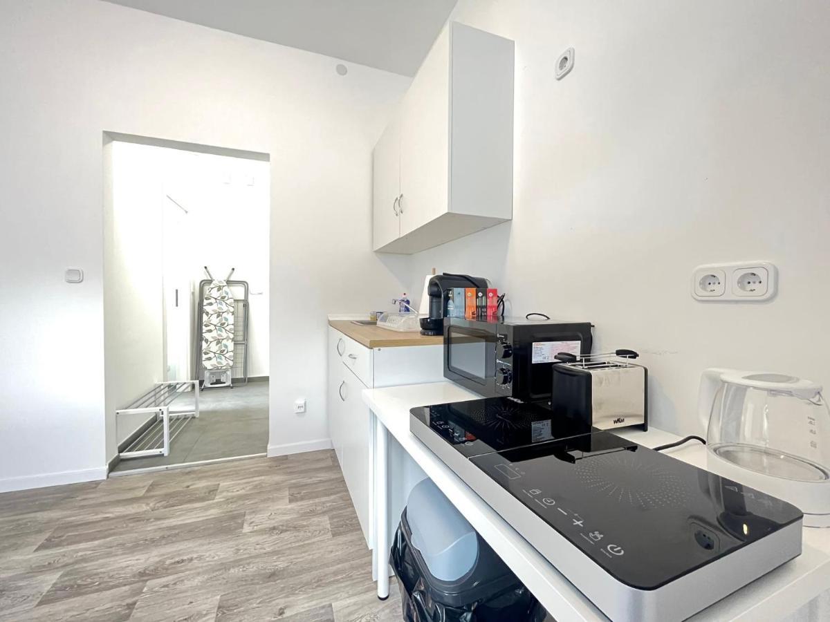Studio-Apartments Fuer Monteure & Businessgaeste Zentral In Neumünster Exteriör bild