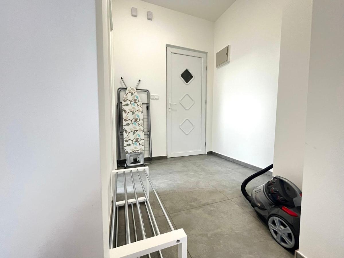 Studio-Apartments Fuer Monteure & Businessgaeste Zentral In Neumünster Exteriör bild
